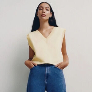 Zara V Neck Cropped Sweater Vest Butter Yellow Sz Small